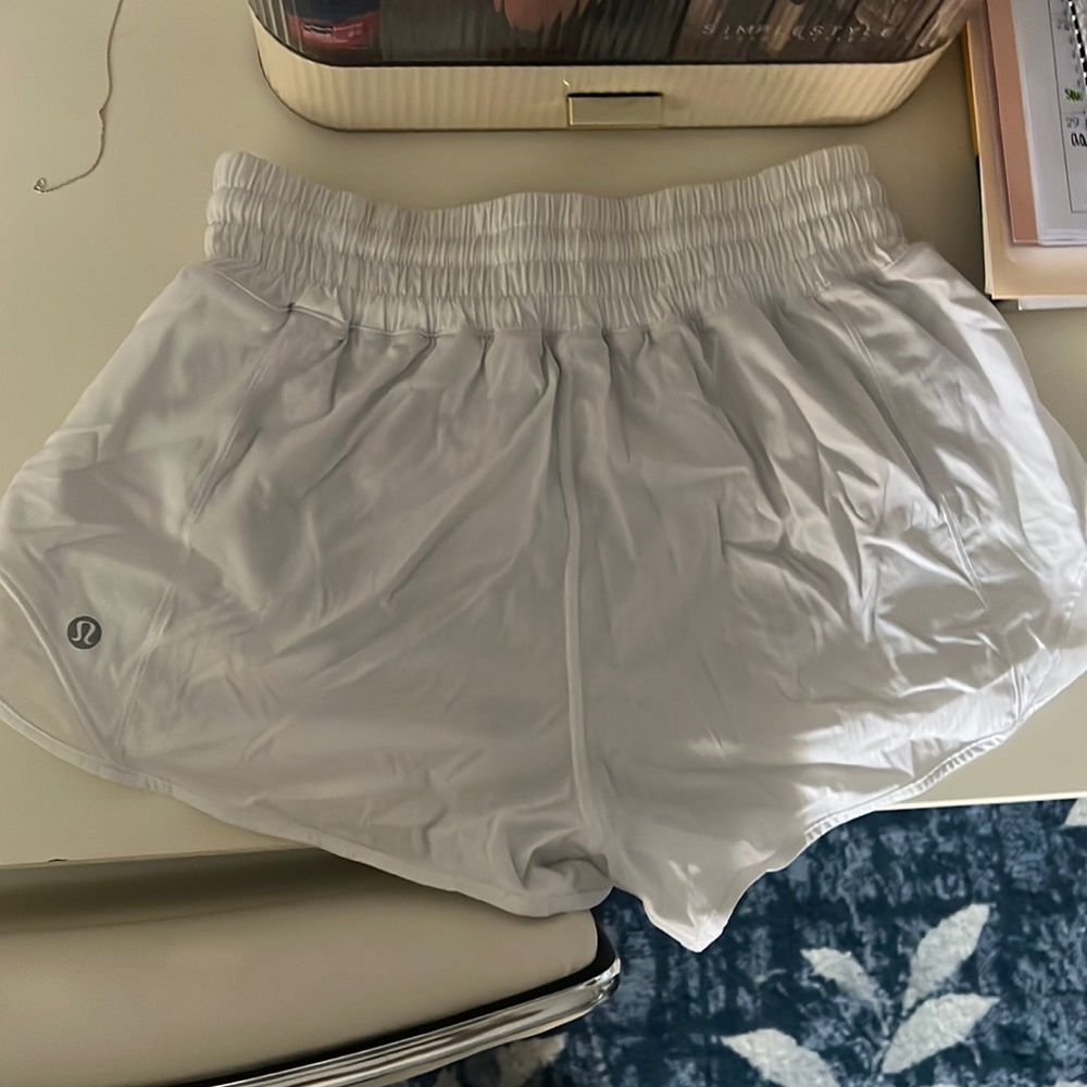 lulu high rise hotty hot short 2.5